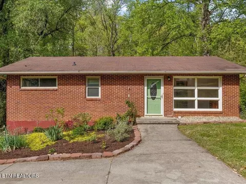4701 Hilltop Rd, Knoxville, TN 37920