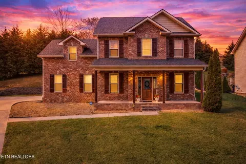 807 Galloping Ln, Powell, TN 37849