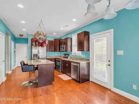 807 Galloping Ln, Powell, TN 37849 photo 4
