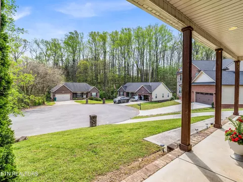 807 Galloping Ln, Powell, TN 37849