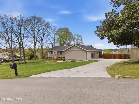 Exterior - 127 Evans Rd, Greenback, TN 37742 photo 3 of 9