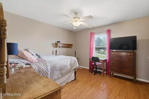 Bedroom - 127 Evans Rd, Greenback, TN 37742 photo 4 of 5