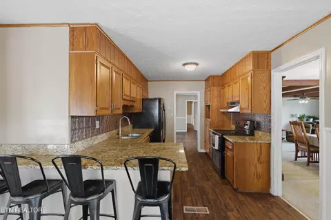 Kitchen - 127 Evans Rd, Greenback, TN 37742 photo 1 of 3