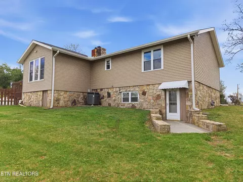 Exterior - 127 Evans Rd, Greenback, TN 37742 photo 8 of 9