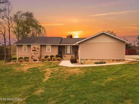 Exterior - 127 Evans Rd, Greenback, TN 37742 photo 2 of 9