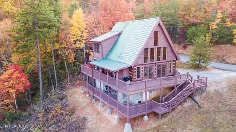 3059 Perry Circle Ln, Sevierville, TN 37862