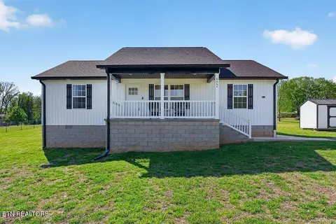 8664 Old Kentucky Rd, Sparta, TN 38583