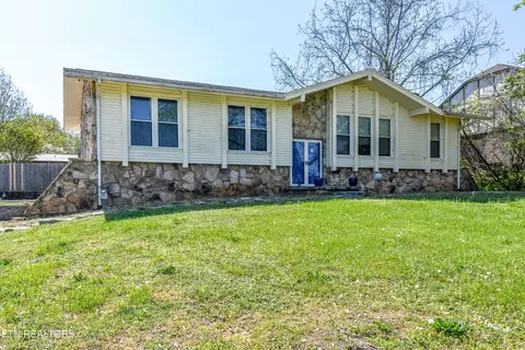1253 Topside Rd, Louisville, TN 37777