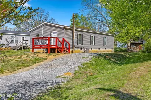 610 Jackson Ave, Etowah, TN 37331