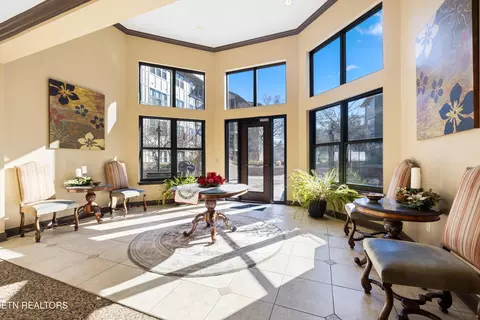 445 W Blount Ave #325, Knoxville, TN 37920