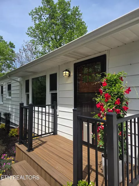 1110 Scott Rd, Kingston, TN 37763