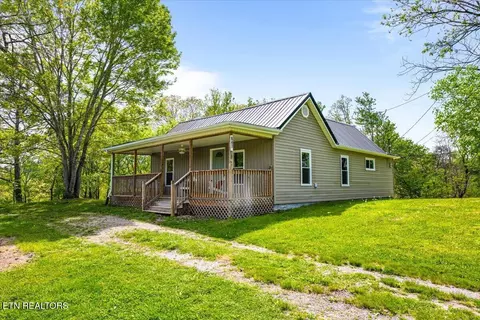 647 Coolidge Rd, La Follette, TN 37766