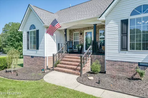 1036 Circle Dr, Jamestown, TN 38556