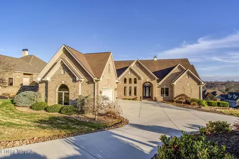 1490 Rarity Bay Pkwy, Vonore, TN 37885