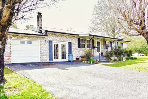 114 Verdun Rd, Oneida, TN 37841