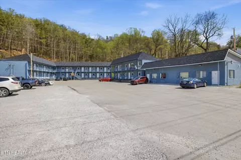 281 John Mcghee Blvd, Caryville, TN 37714