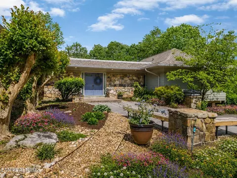 615 Springhill Dr, Cleveland, TN 37312