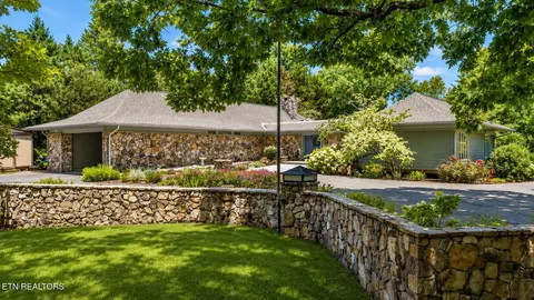 615 Springhill Dr, Cleveland, TN 37312