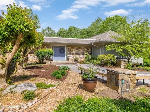 615 Springhill Dr, Cleveland, TN 37312