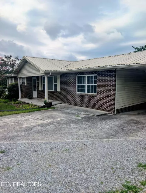 2024 Rose Dr, Tazewell, TN 37879