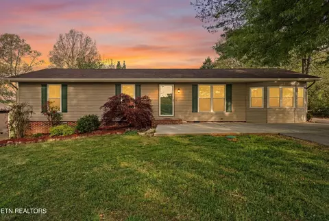 3005 Ridgeview Dr, Maryville, TN 37801