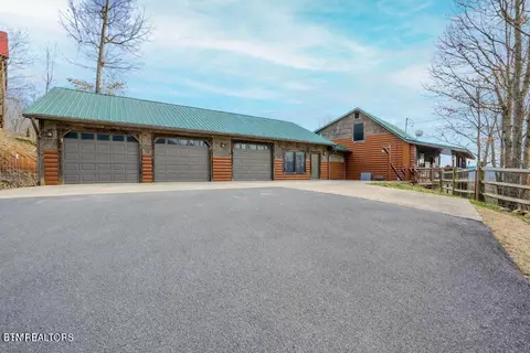 3644 Wears Mountain Ln, Sevierville, TN 37862