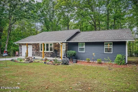 155 Lakeshire Dr, Crossville, TN 38558