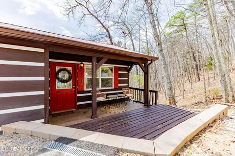 1115 Red Maple Ln, Sevierville, TN 37876
