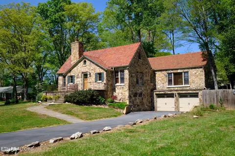 801 Kesterson Rd, Knoxville, TN 37918