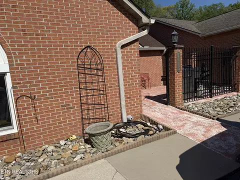 1115 Fairgrounds Ct #1115, Kingston, TN 37763