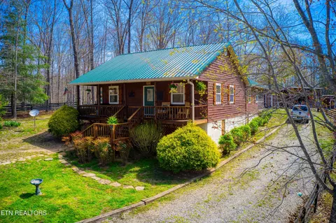 538 Spruce Creek Dr, Jamestown, TN 38556