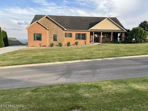 127 Golf View Blvd, Dandridge, TN 37725