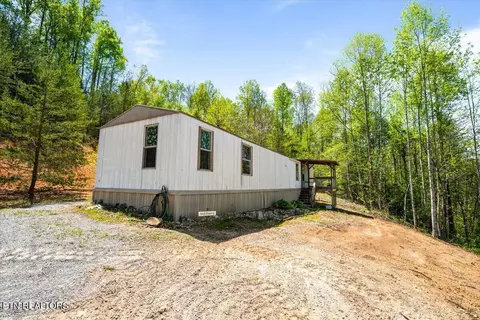 2332 Cove Pointe Rd, La Follette, TN 37766