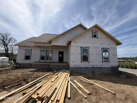 135 Ruby Ln, New Tazewell, TN 37825