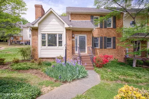 915 Miles Ct, Knoxville, TN 37923