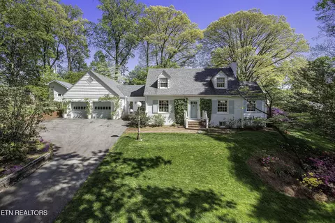 5720 Woodburn Dr, Knoxville, TN 37919