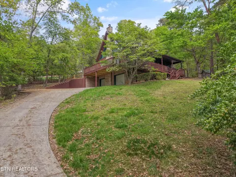 1534 Cherry Brook Dr, Dandridge, TN 37725