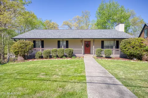 1532 N Courtney Oak Ln, Knoxville, TN 37938