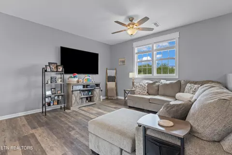 Living - 226 Ebenezer Rd, Chuckey, TN 37641 photo 2 of 2