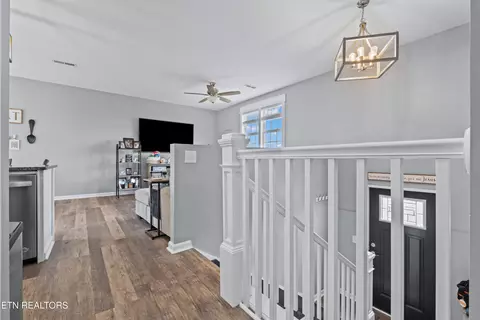 Entry Way - 226 Ebenezer Rd, Chuckey, TN 37641 photo 2 of 4