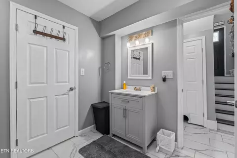 Bath - 226 Ebenezer Rd, Chuckey, TN 37641 photo 6 of 6