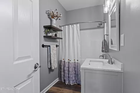 Bath - 226 Ebenezer Rd, Chuckey, TN 37641 photo 1 of 6
