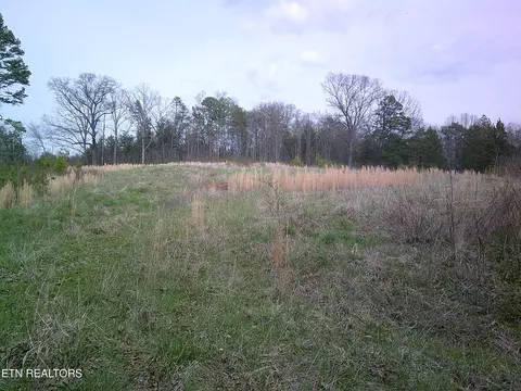9927 Stringtown Rd, Strawberry Plains, TN 37871