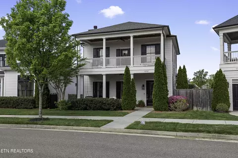 9757 Clingmans Dome Dr, Knoxville, TN 37922