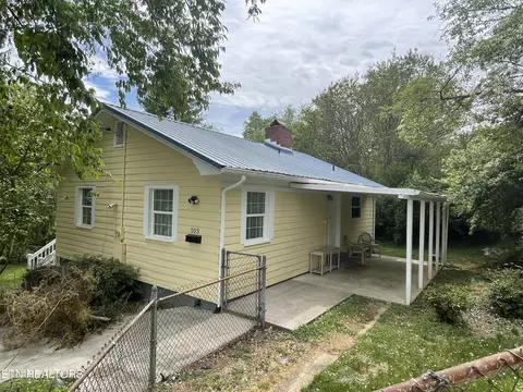 103 Cahill Ln, Oak Ridge, TN 37830