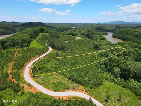 2070 Winding Tr, Vonore, TN 37885