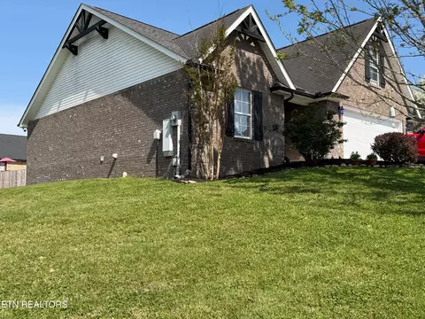 Exterior - 7715 Applecross Rd, Corryton, TN 37721 photo 2 of 3