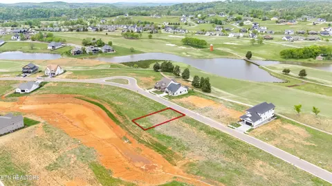 696 Black Bear Cir, Loudon, TN 37774
