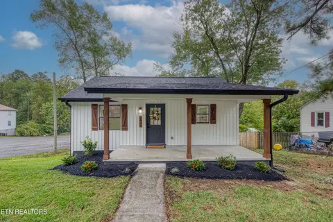 2904 Greenway Dr, Knoxville, TN 37918