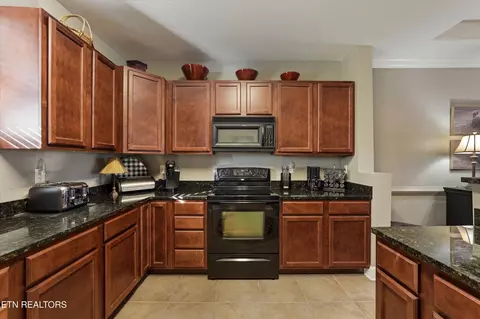 Kitchen - 313 Sandpiper Ln, Bean Station, TN 37708 photo 3 of 4